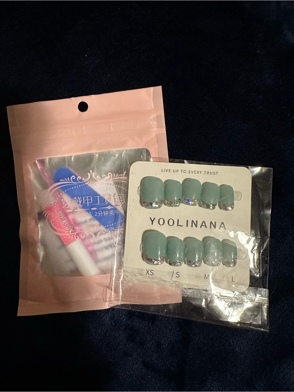 Green Press-On Nail Set with Silver Accents